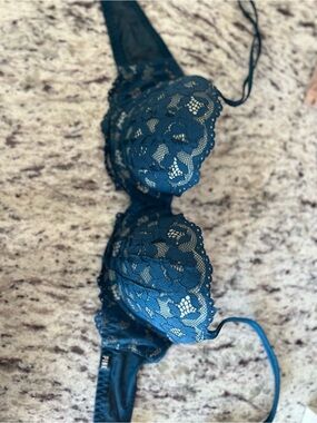 VICTORIA’S SECRET PINK Lace Underwire Bra in Teal
